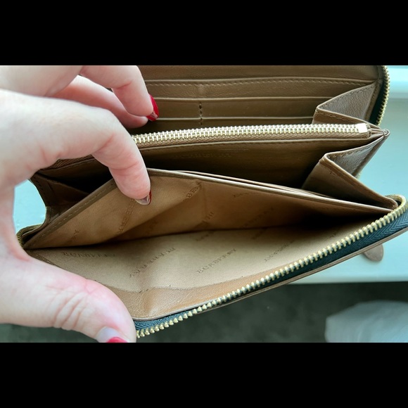 Burberry Wallet - Long Wallet - Picture 5 of 10